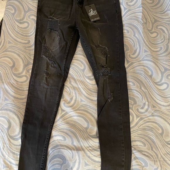 BEE INSPIRED LUCA SKINNY STRETCH JEANS - DISTRESSED JET BLACK, 32R. Runs tight - Picture 2 of 4